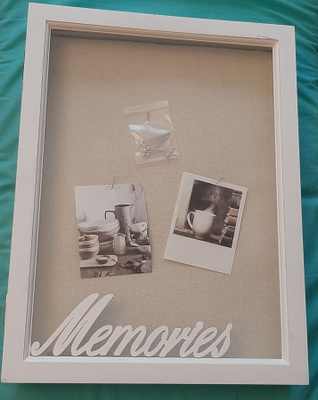 Memories vitriini tai laatikko lasiovella