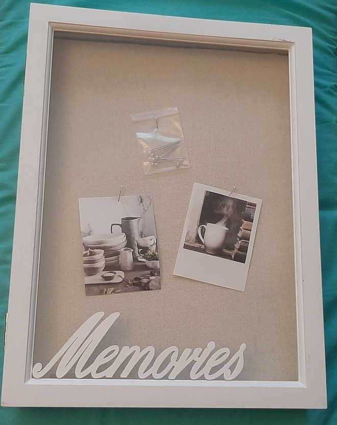 Memories vitriini tai laatikko lasiovella