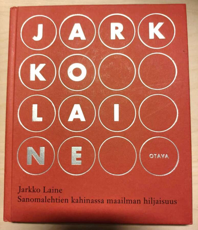 Sanomalehtien kahinassa maailman hiljaisuus