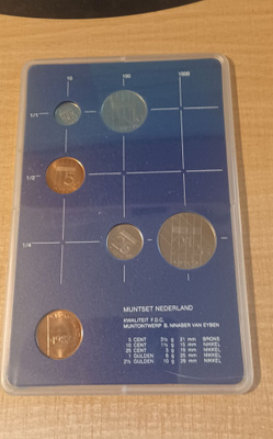Hollannin rahasarja 1982 5 cent - 2,5 gulden UNC