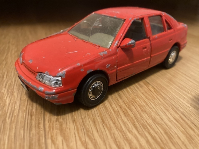 Hyundai Elantra -91 Kingstar 1/35 Made in Korea.