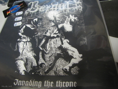 VARGULF - INVADING THE THRONE LP M-/EX