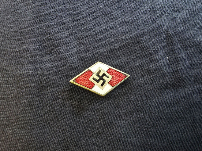 H!tler-Jugend jäsenmerkki, m1/102