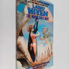 Larry Niven : The magic goes away - pikkukuva 1