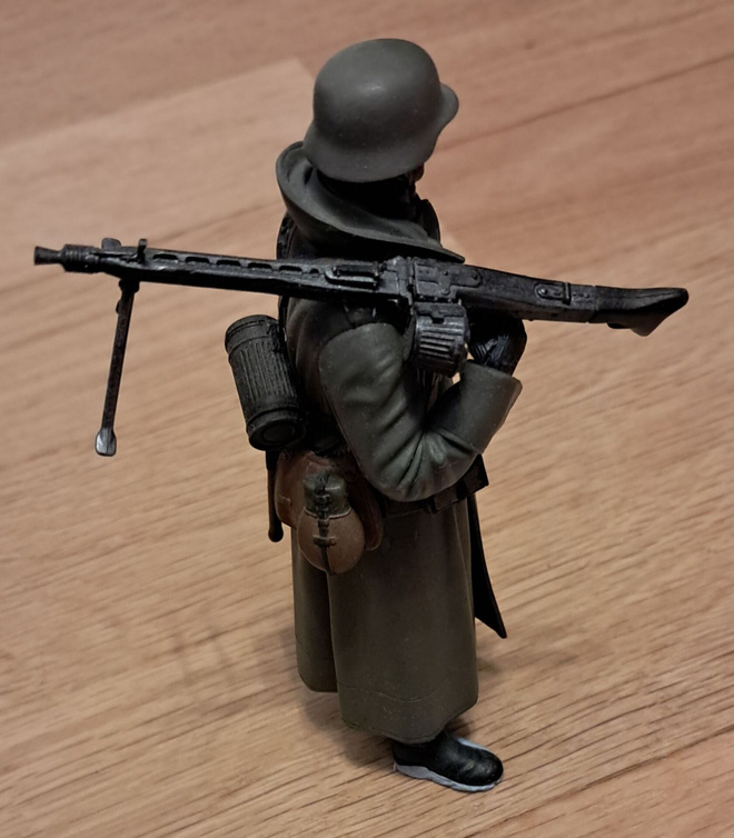 Saksalainen sotilas 1/16 pienoismalli