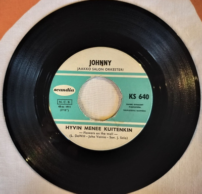 JOHNNY 7”:Hyvin menee kuitenkin/Kun kasvosi näin , KS 640