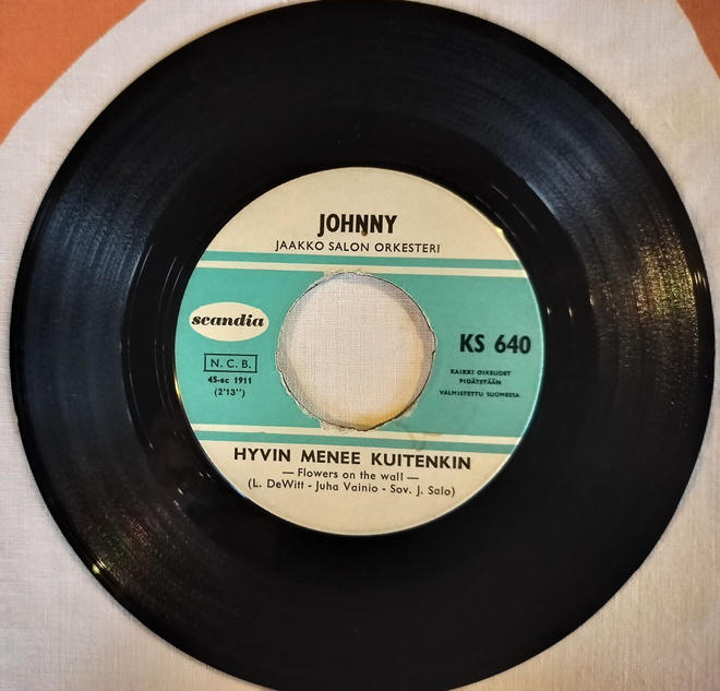 JOHNNY 7”:Hyvin menee kuitenkin/Kun kasvosi näin , KS 640