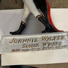 Johnnie Walker posliininen patsas - pikkukuva 3