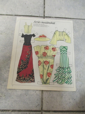 VANHA PAPERINUKKESIVU APU LEHDESTÄ ! 70 lukua ?