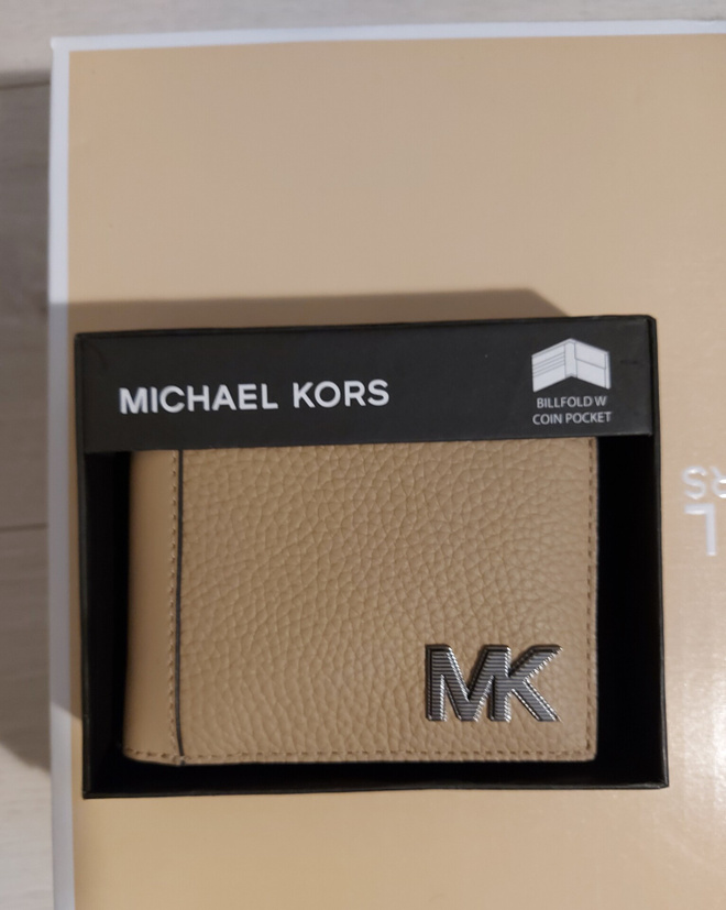 Michael Kors lompakko