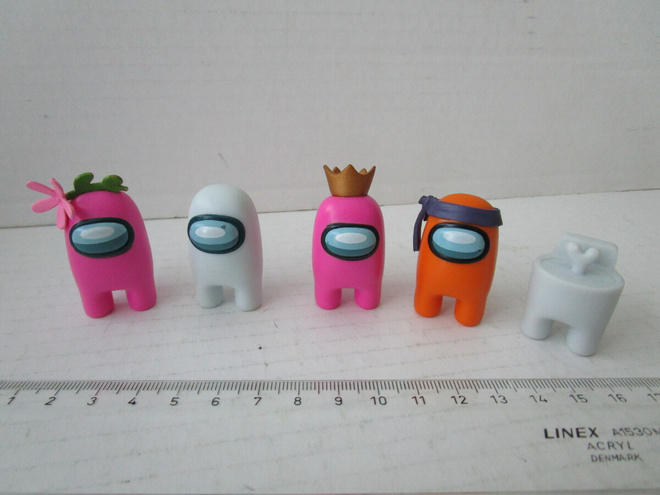 Among Us minifiguurit, 5 kpl