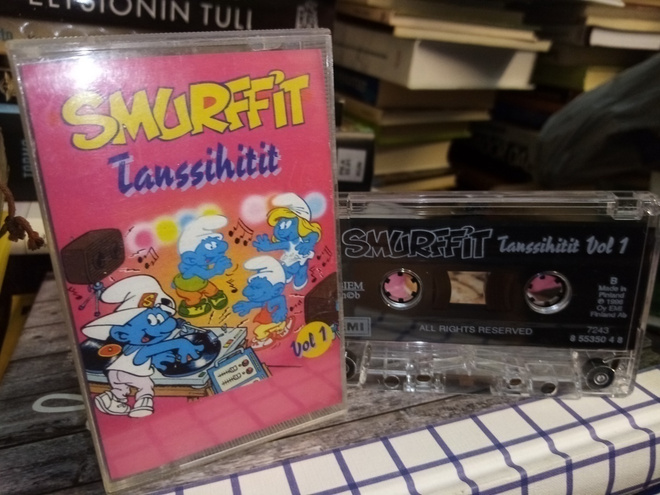 C-KASETTI Smurffit Tanssihitit VOL. 1 ( SIS POSTIKULU)