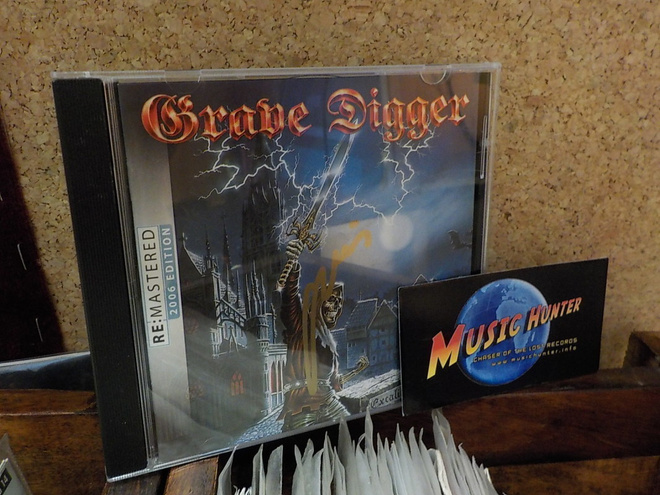GRAVE DIGGER - EXCALIBUR CD + CHRIS BOLTENDAHL NIMIKIRJOITUS