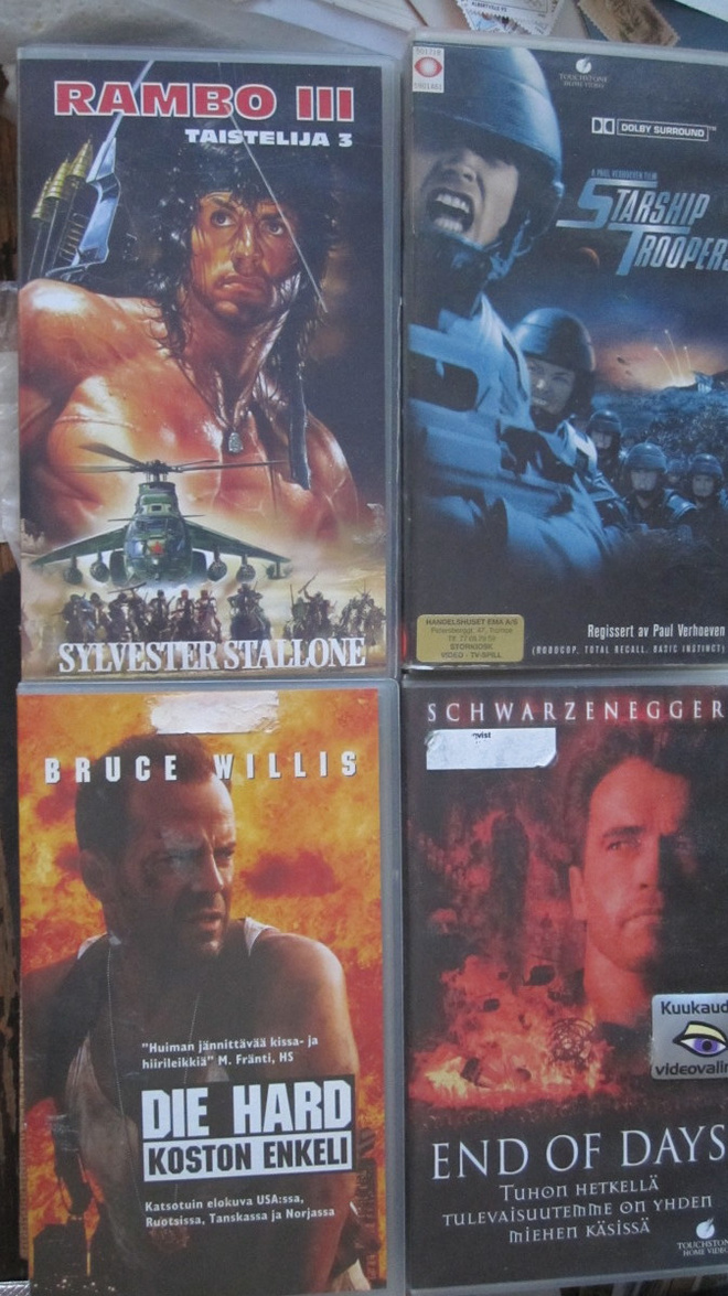 VHS - neljä toimintaelokuvaa