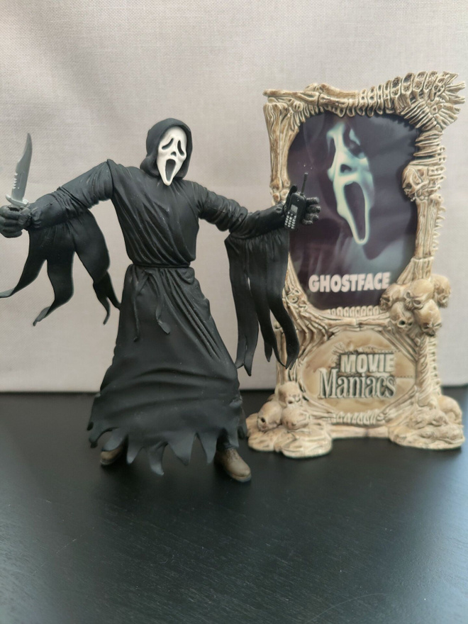 Scream - Ghostface 1999 'Movie Maniacs' Figure