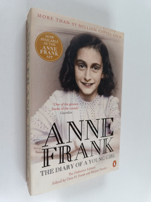 Anne Frank : The diary of a young girl