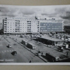Pori, Kauppatori, linja-autoja, väkeä, vkpk, p. 1957 - pikkukuva 1