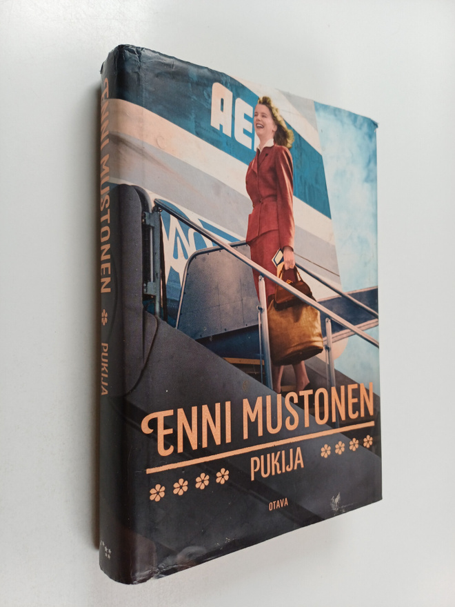Enni Mustonen : Pukija
