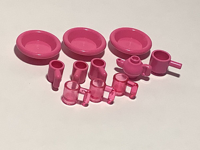 Lego Friends pinkkejä astioita