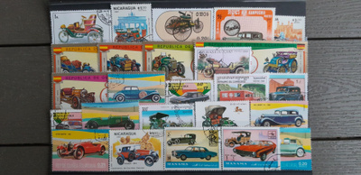 Autot / Autoja Postimerkkejä, Leimattuja 25 kpl