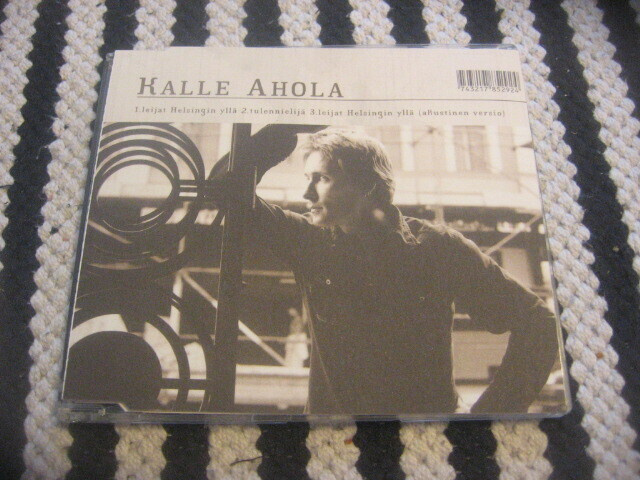 Kalle Ahola - Leijat Helsingin yllä (cds)