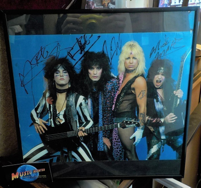 MÖTLEY CRÜE  BÄNDIN NIMMARIT KEHYKSISSÄ