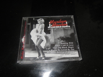 Marilyn Monroe– Diamonds Are A Girl's Best Friend