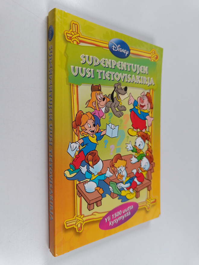 Sudenpentujen uusi tietovisakirja
