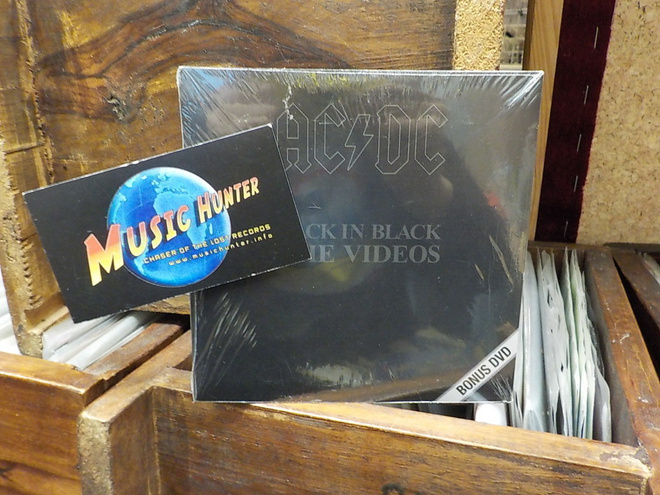 AC/DC - BACK IN BLACK THE VIDEOS UUSI BONUS DVD