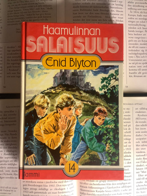 Enid Blyton - Haamulinnan salaisuus (sid.)
