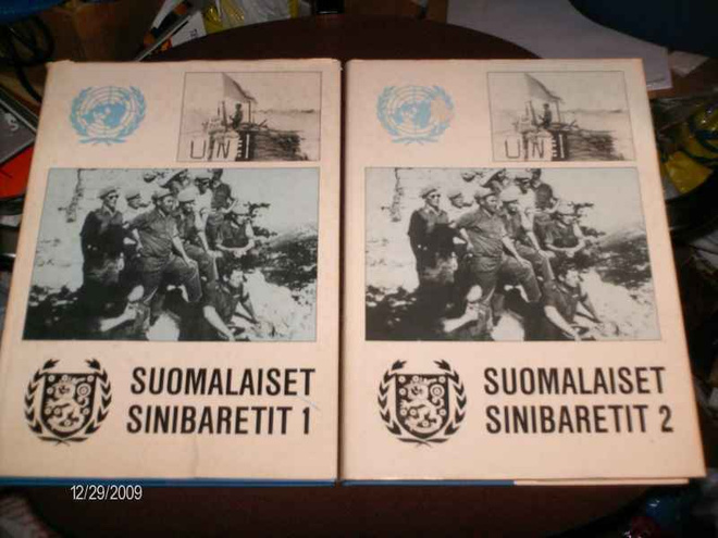 Suomalaiset Sinibaretit I-II ( 1 p. 1982 ) 2 osaa!!!! Sis.pk
