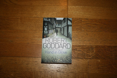 Robert Goddard: Hand in glove