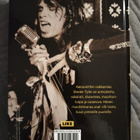 Steven Tyler: Maailmojen välissä: Rock'n'roll-muistelmat - pikkukuva 2