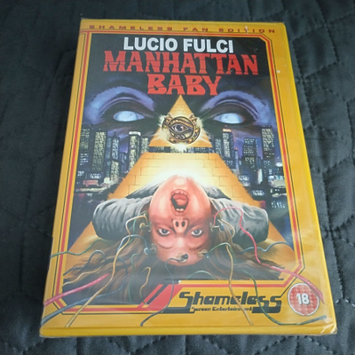 Manhattan Baby - paha silmä DVD **muoveissa**