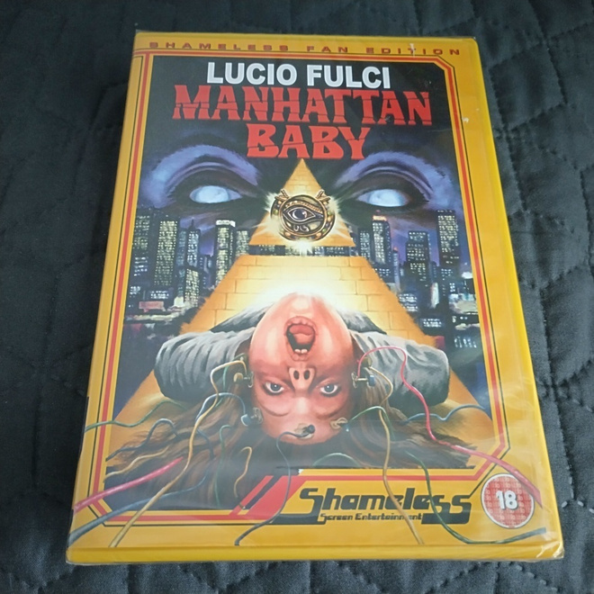 Manhattan Baby - paha silmä DVD **muoveissa**