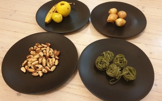 Elegantit tarjoilulautaset, halkaisija 31 cm, 6 € / kpl