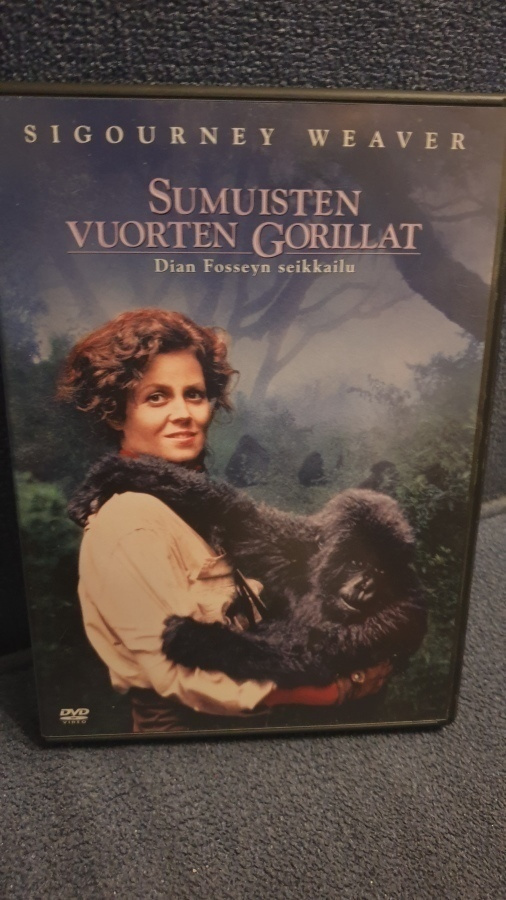 Sumuisten vuorten gorillat (v.1988) Sigourney Weaver
