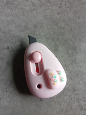 Uusi Söpö Mini-Mattoveitsi / Kirjekuorileikkuri