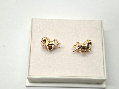 14 Karaatin kultaiset hevonen korvakorut KR 585