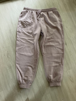 H&M naisten L-XL collegehousut vaalea lila