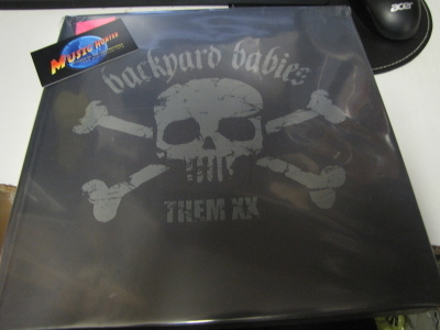 BACKYARD BABIES - THEM MIX UUSI 4CD + KIRJA