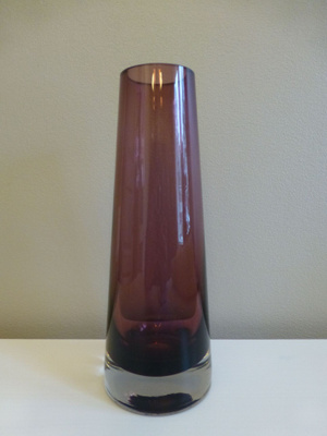 Riihimäen Lasi maljakko violetti, kork. 22 cm