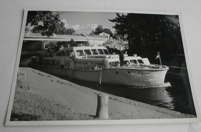 Suomen Hopealinja, vesibussi "Roine", silta, vkpk, p. 1955