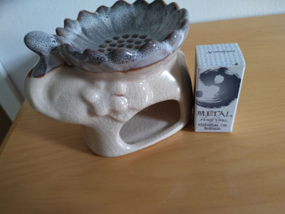 Myydään aromaterapialyhty ja Feng Shui eteerinen öljy