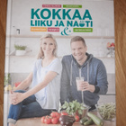 Kokkaa, liiku ja nauti kirja - pikkukuva 1