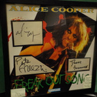 ALICE COOPER TAULU KOLMELLA NIMMARILLA - pikkukuva 1