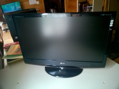 LG 27" Näyttö ( VAIN NOUTO )