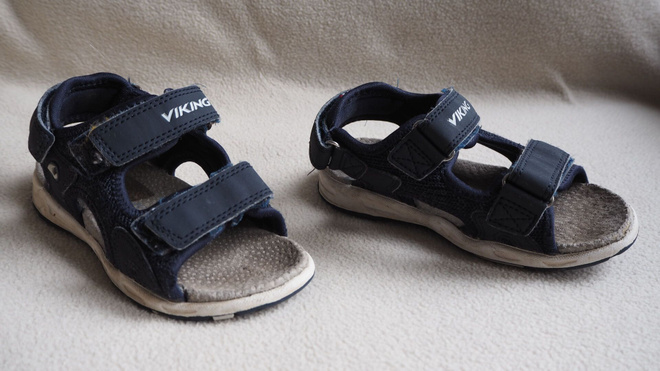 VIKING sandaalit, koko 26, tummansiniset, SIISTIT