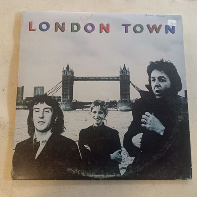 LP Wings London town