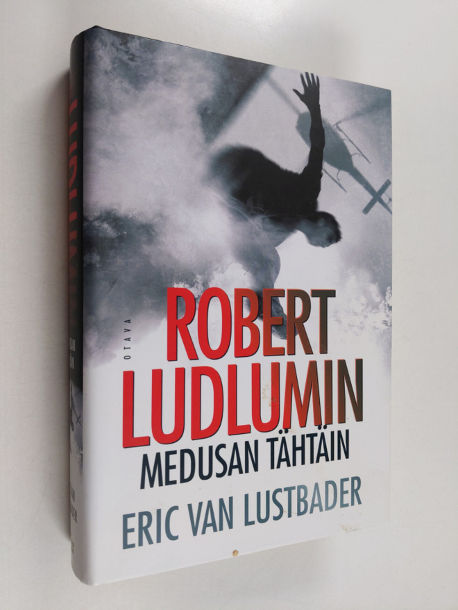Eric Van Lustbader : Robert Ludlumin Medusan tähtäin